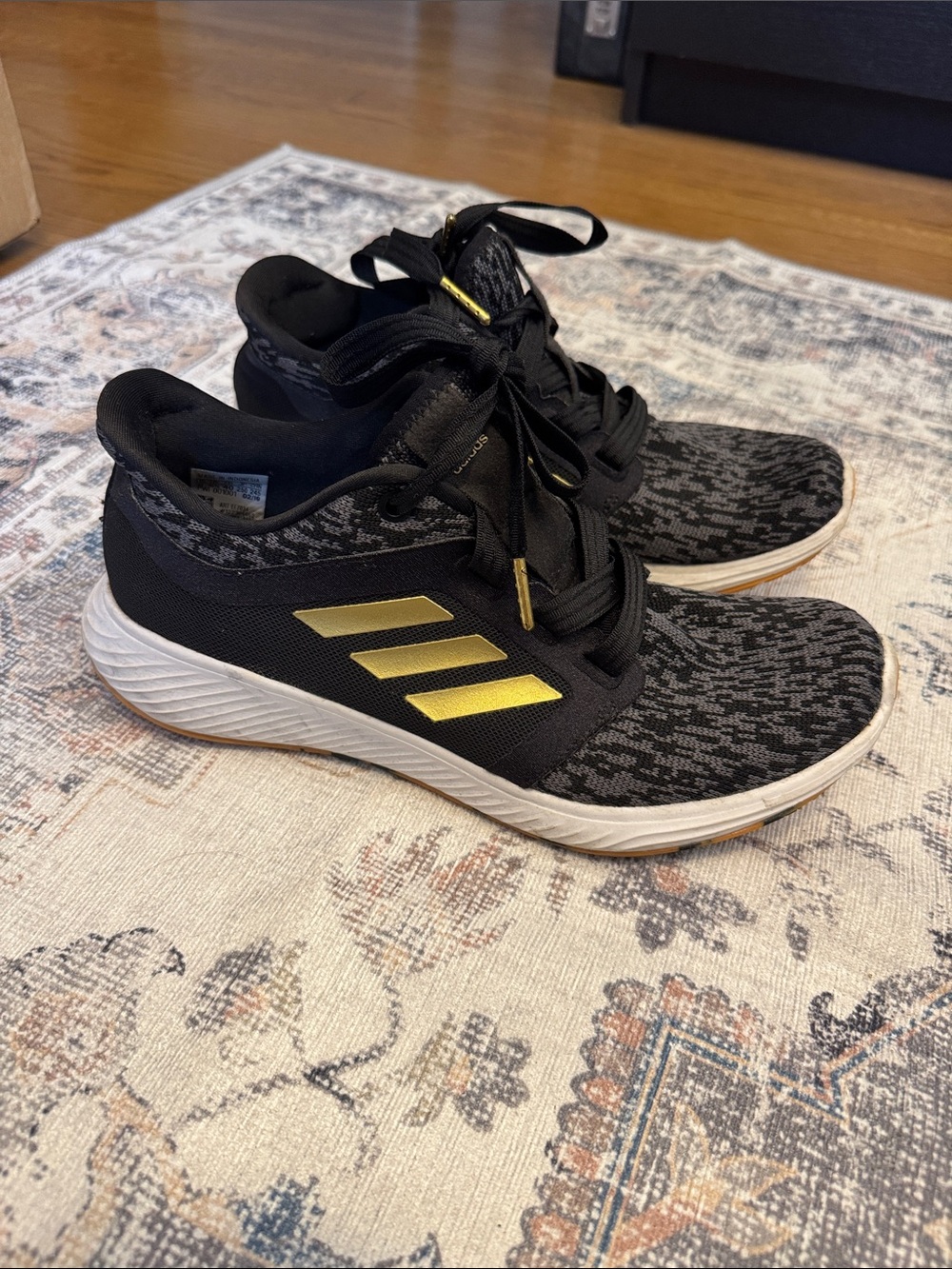 Women’s Adidas Edge Lux Running Shoe size 8
